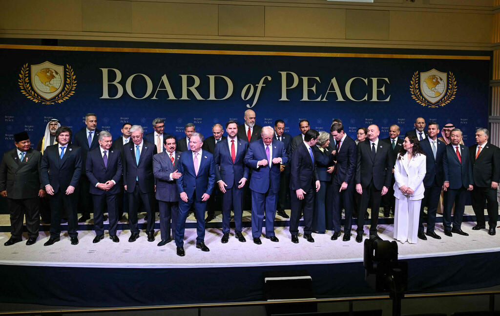 U.S. President Donald Trump at a Board of Peace meeting (Photo: SAUL LOEB / AFP) כינוס מועצת השלום בוושינגטון