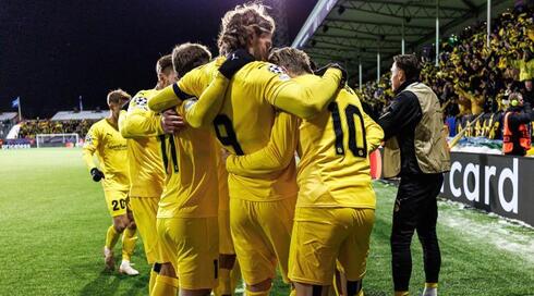 שחקני בודה גלימט מאושרים