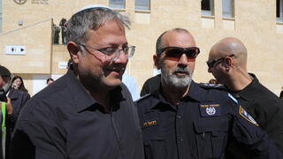בן גביר רוצה לרכוש ניידות, העימות עם המפכ"ל מחריף