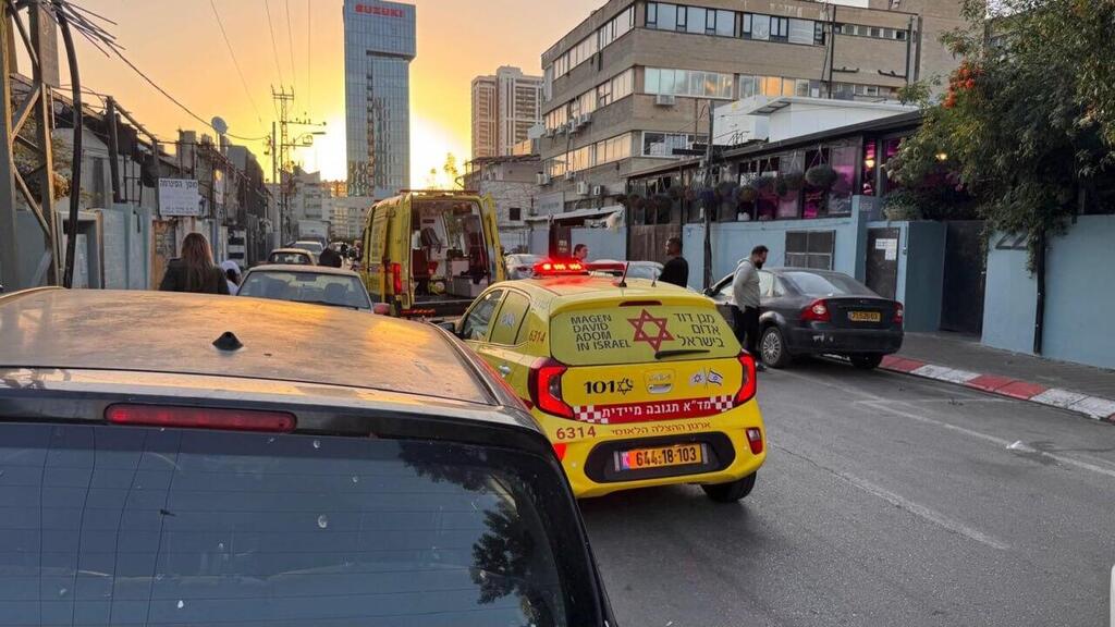 זירת רצח ברחוב בן רביגדור בתל אביב, גבר בן 31 נדקר למוות