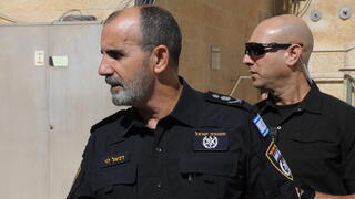 המפכ"ל דניאל לוי ובן גביר בכותל ביום השישי הראשון של תפילות חודש הרמדאן בהר הבית