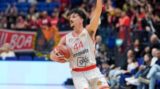 ניב משגב עם הכדור