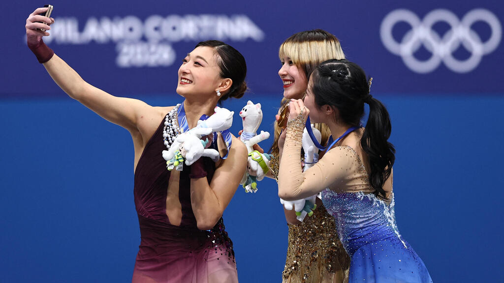 אליסה ליו, קאורי סקאמוטו (שמאל), אמי נאקאי (ימין)