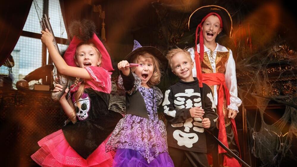 ילדים מחופשים