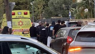 צעיר נהרג מירי בבית פרטי, חשד לפליטת כדור