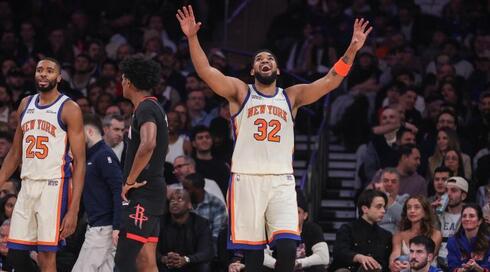 קארל אנתוני טאונס חוגג