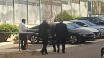 היועמ"שית מחוץ לישיבה