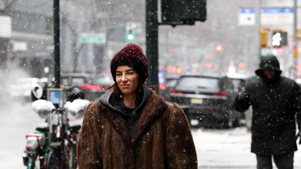 ניו יורק נערכת לסופת שלגים