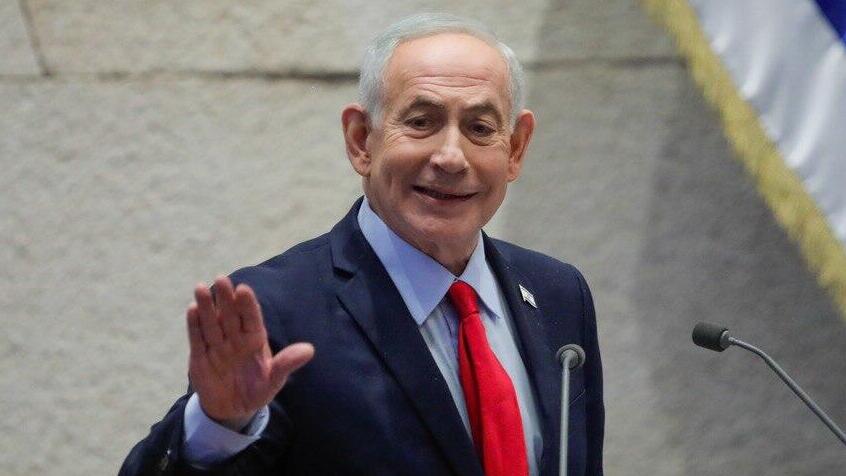 Netanyahu in the Knesset plenum (Photo: Shalev Shalom) רה"מ בנימין נתניהו במליאה - דיון 40 חתימות