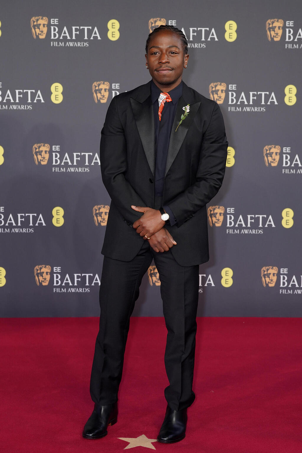 David Jonsson wears Hermès (Photo: Dominic Lipinski/Getty Images) דיוויד ג'ונסון בטקס פרסי הקולנוע הבריטיים, 2026