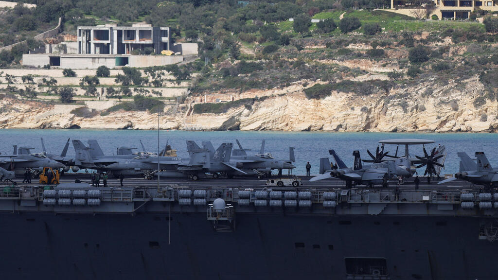 נושאת המטוסים ג'רלד פורד ליד כרתים, יוון
