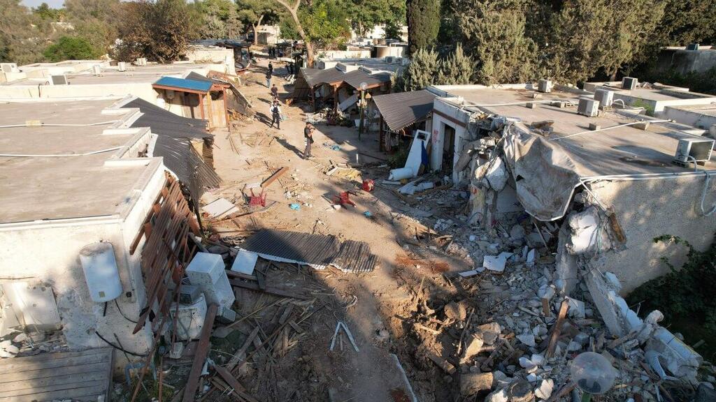 The ruins of the homes in the neighborhood after October 7 (Photo: Gadi Kabalo) הריסות הבתים בשכונה אחרי 7 באוקטובר