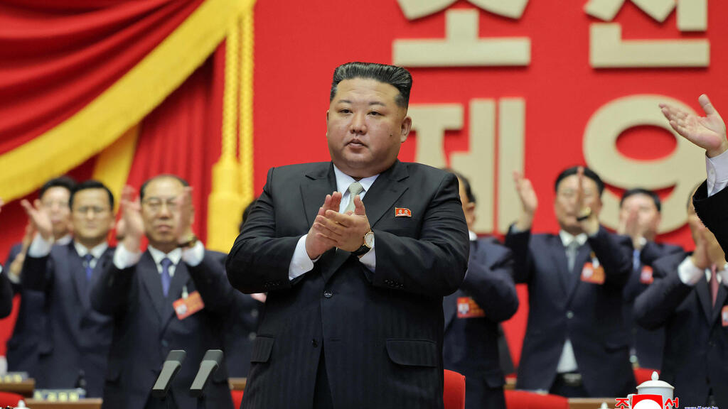 צפון קוריאה קים ג'ונג און נבחר ל עוד כהונה יו"ר ה מפלגה