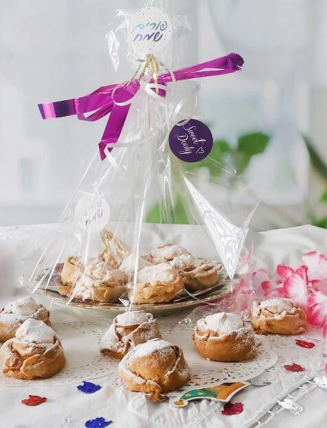 Rose cookies are perfect for your Purim food baskets (Photo: Courtesy) Rose cookies are perfect for your Purim food baskets