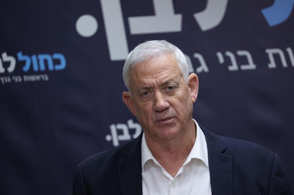 Benny Gantz (Photo: Alex Kolomoisky) בני גנץ