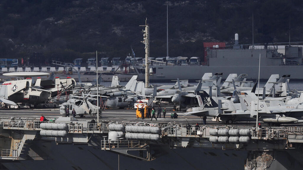 נושאת המטוסים ג'רלד פורד ליד כרתים, יוון