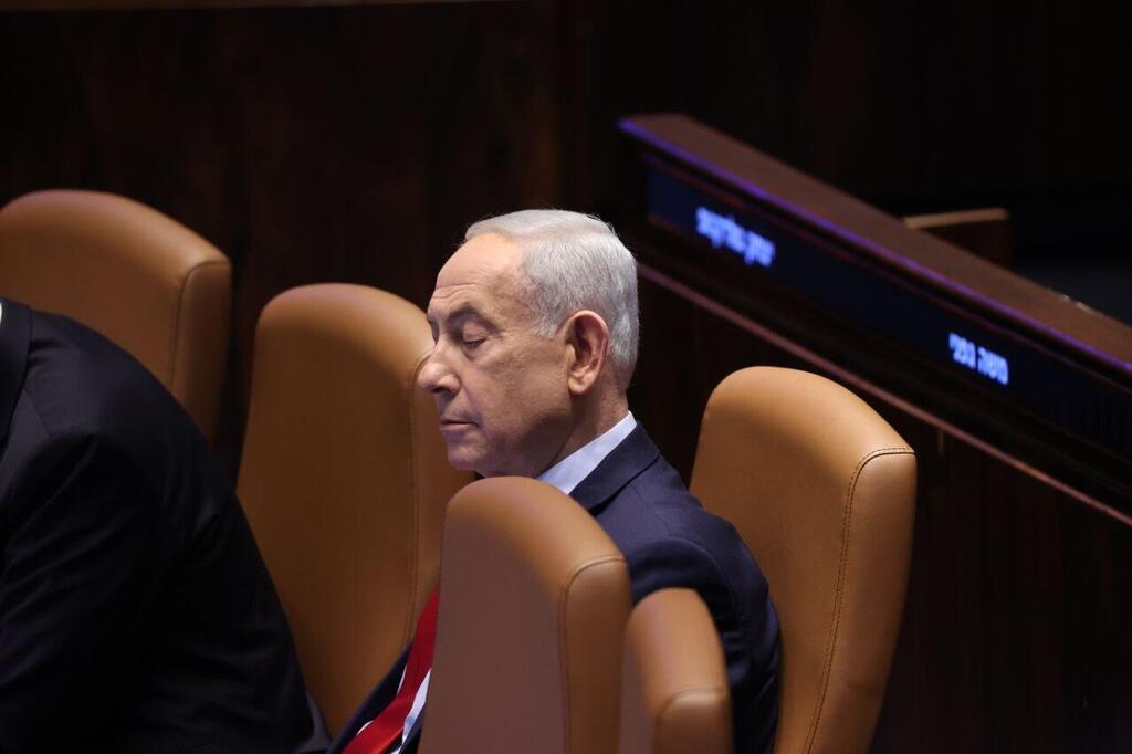 Photo: Alex Kolomoisky רה"מ בנימין נתניהו ושלמה קרעי במליאה - דיון 40 חתימות