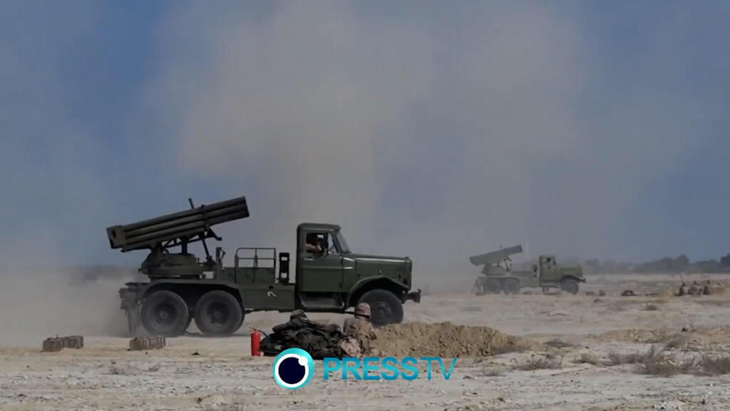 איראן תיעוד לכאורה מ תרגיל של משמרות המהפכה בחופיה הדרומים של המדינה איראן תיעוד לכאורה מ תרגיל של משמרות המהפכה בחופיה הדרומים של המדינה