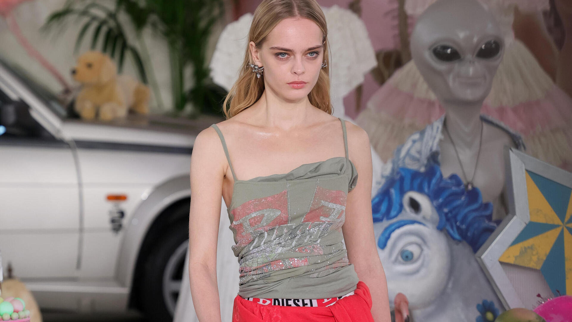 תצוגת סתיו-חורף 2026-27 של דיזל בשבוע האופנה במילאנו