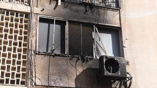 זירת השריפה בנתניה שבה נספו גבר ואישה כבני 80