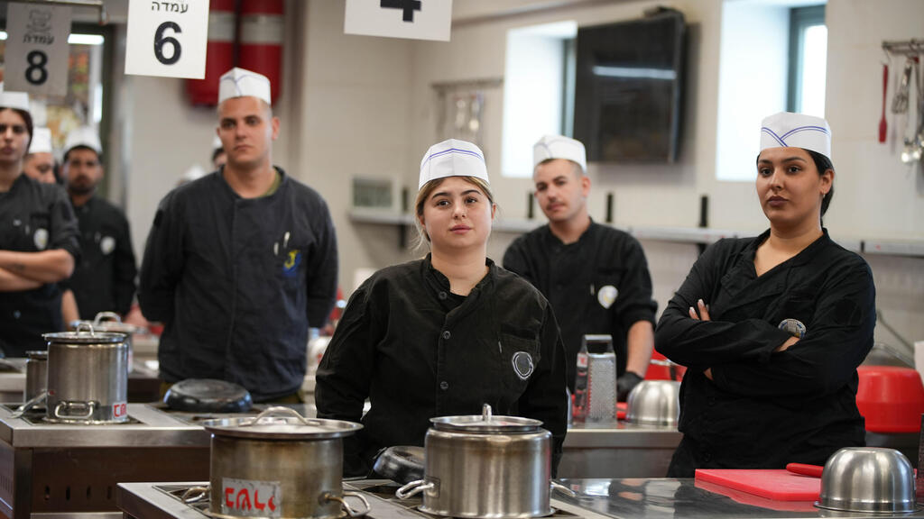 טבחים צבאיים