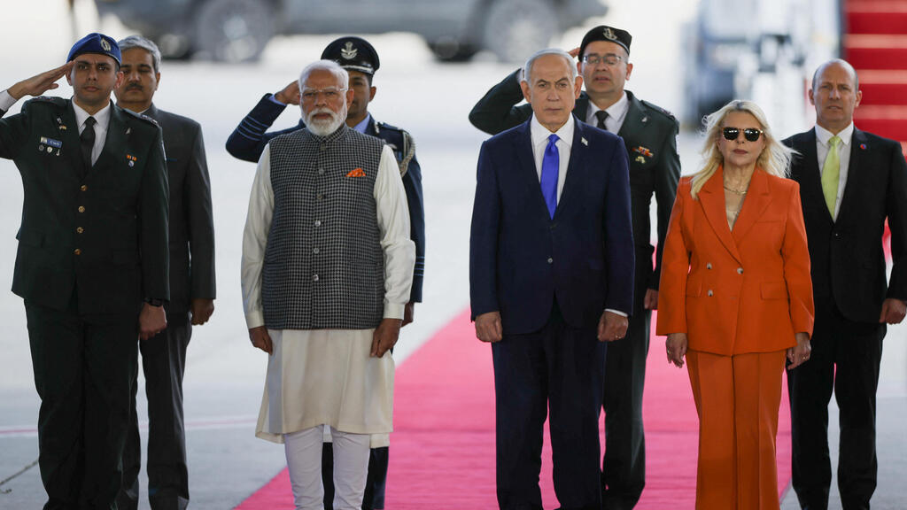 Photo: REUTERS/Shir Torem טקס קבלת פנים של ראש ממשלה הודו נרנדרה מודי, בנתב"ג