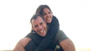 שי גלבגיסר נפטר מדום לב, איבריו נתרמו. בתמונה: עם אשתו שירן