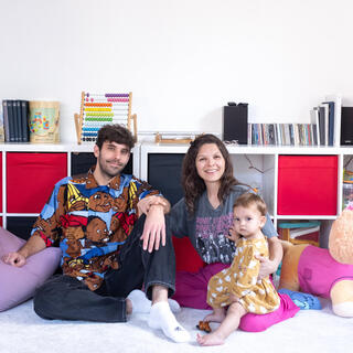 על הספה משפחת קירסמן