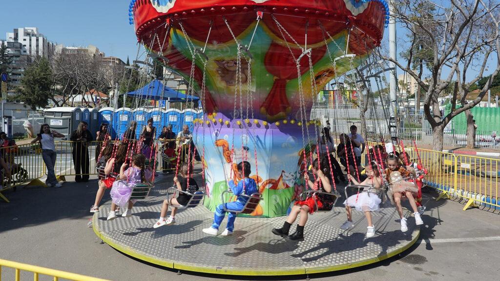 Celebrating Purim in Rechovot (Photo: Rehovot Studios) פורים ברחובות
