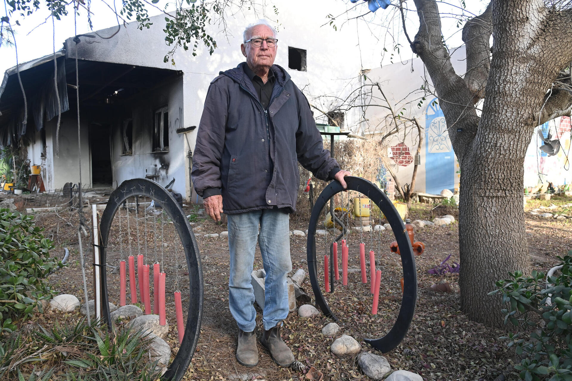 נתן בהט, ממייסדי ניר עוז, חזר להתגורר בקיבוץ שלושה שבועות אחרי הטבח 