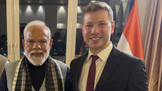 יאיר נתניהו יחד עם נרנדרה מודי ראש ממשלת הודו 