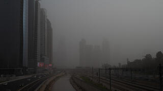 עיר באפור. אובך כבד בתל-אביב 