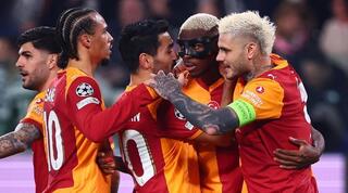 שחקני גלאטסראיי חוגגים