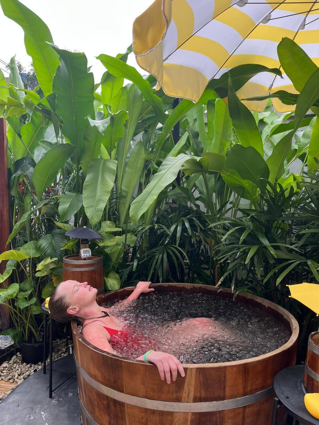 הגר באמבטיית קרח