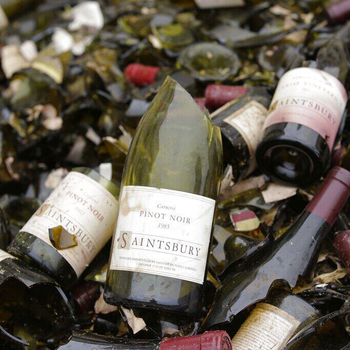 בקבוקי יין שבורים בנאפה וואלי