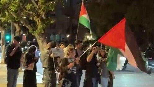 מחאה אנטי-ישראלית מחוץ לבכורת הסרט "צעקה 7"