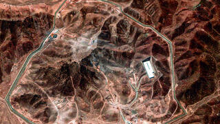 מתקני הגרעין באיראן לאחר תקיפת ארה"ב ביוני 2025. טראמפ זיהה את החולשה האיראנית אחרי השמדת מערכות ההגנה שלה, וניצל את ההזדמנות | צילום: AFP PHOTO SATELLITE IMAGE ©2024 MAXAR TECHNOLOGIES