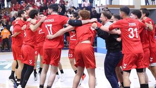 שחקני הפועל ראשון לציון חוגגים