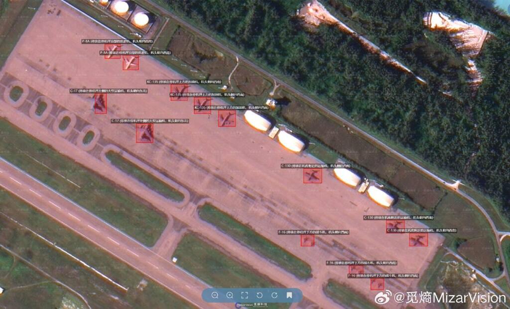 מטוסים אמריקניים באי המפציצים דייגו גרסיה