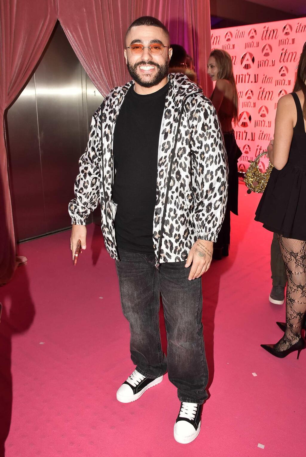 הסתפק בז'קט