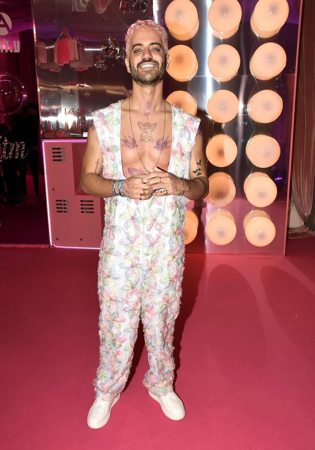 עומרי יערי כוכב פופ קוריאני