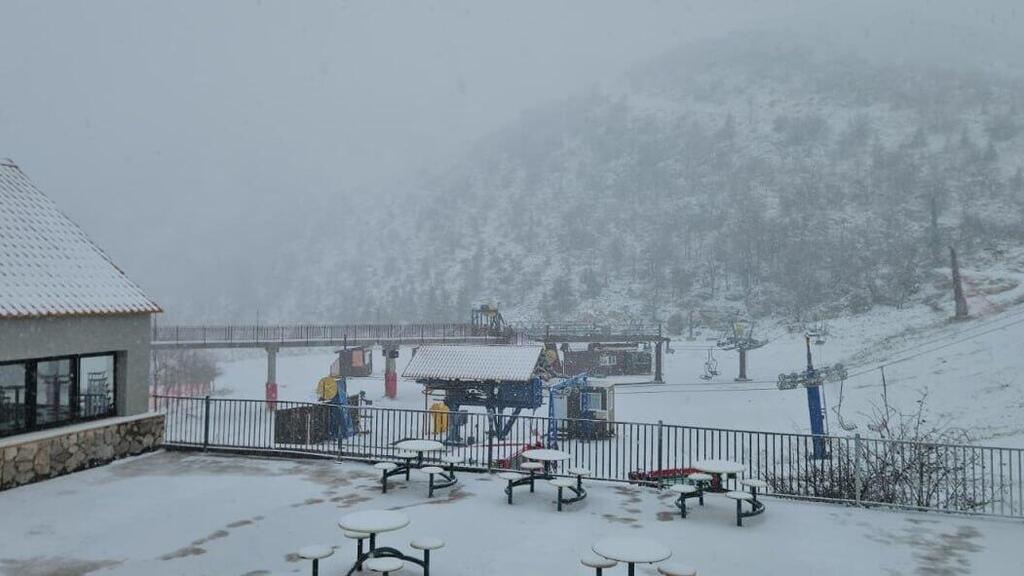 Снег на Хермоне (Фото: пресс-служба объекта) שלג בחרמון