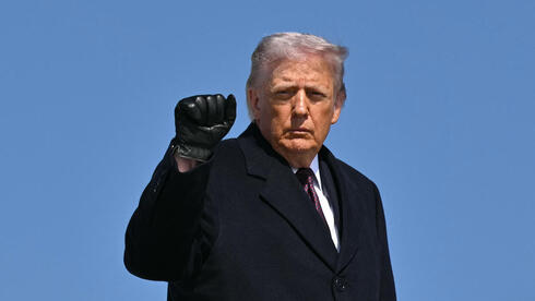 טראמפ לפני המראתו לטקסס