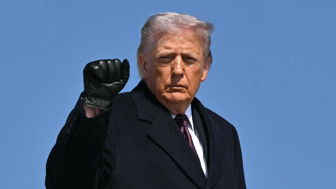 טראמפ לפני המראתו לטקסס