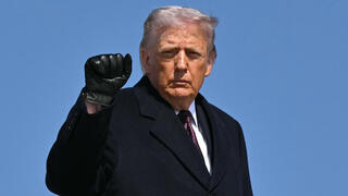 טראמפ לפני המראתו לטקסס