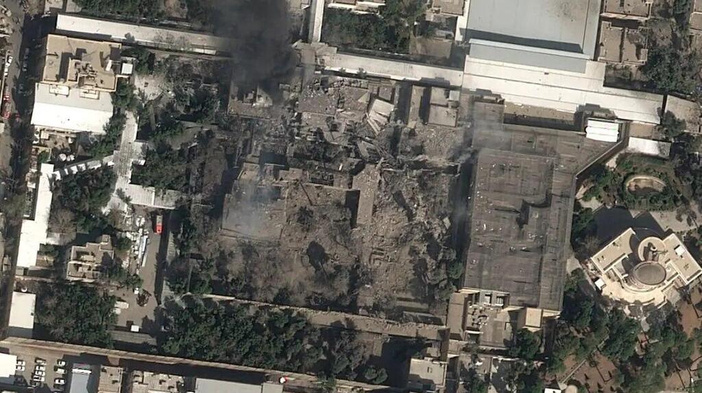 המתחם של חמינאי בטהרן, לאחר התקיפה