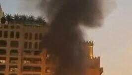 דיווחים על נפילת רסיסים על מלון בדובאי