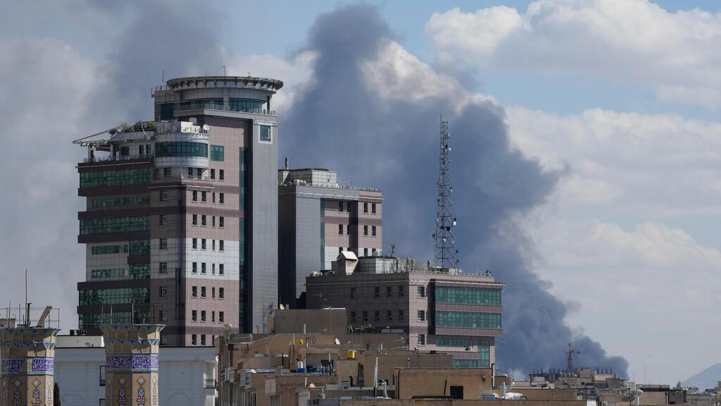 Photo: Vahid Salemi/AP תקיפות בלב טהרן