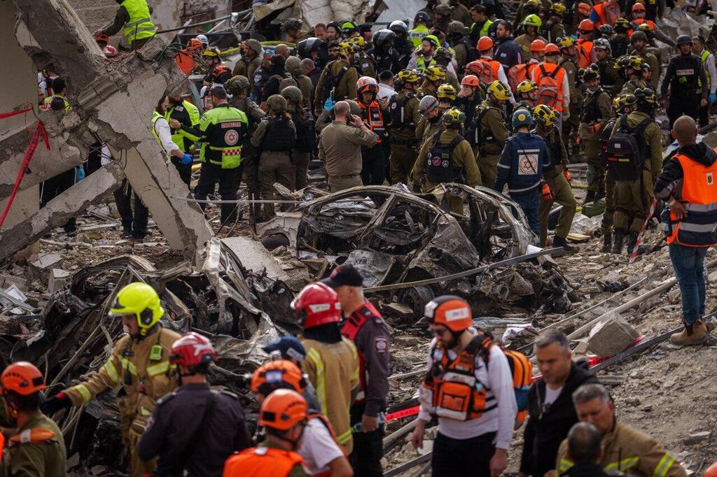 Photo: Shalev Shalom זירת הפגיעה בבית שמש