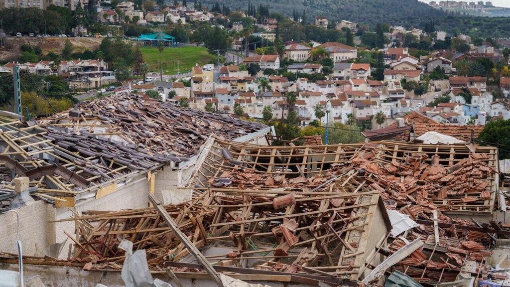 Место падение ракеты в Бейт-Шемеше (Фото: Шалев Шалом) זירת הפגיעה בבית שמש